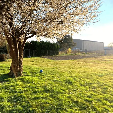 Confortable, Parking Et Jardin Apartment Bucheres